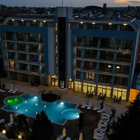 Pautalia Hotell 3*